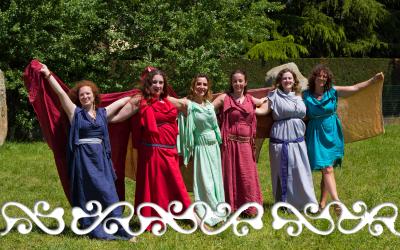 danze dervonne celtiche celti femminili celtic dance dancer danzatrici celtiche veli menhir cromlech cavaglià cosmesi antichità lapislazuli